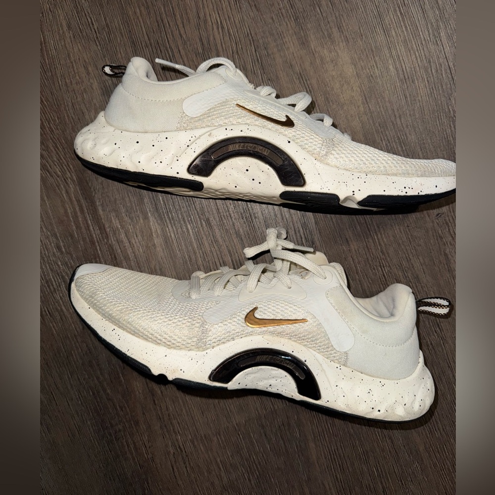 Nike renew In-Season TR 11 premium-
women’s size 10